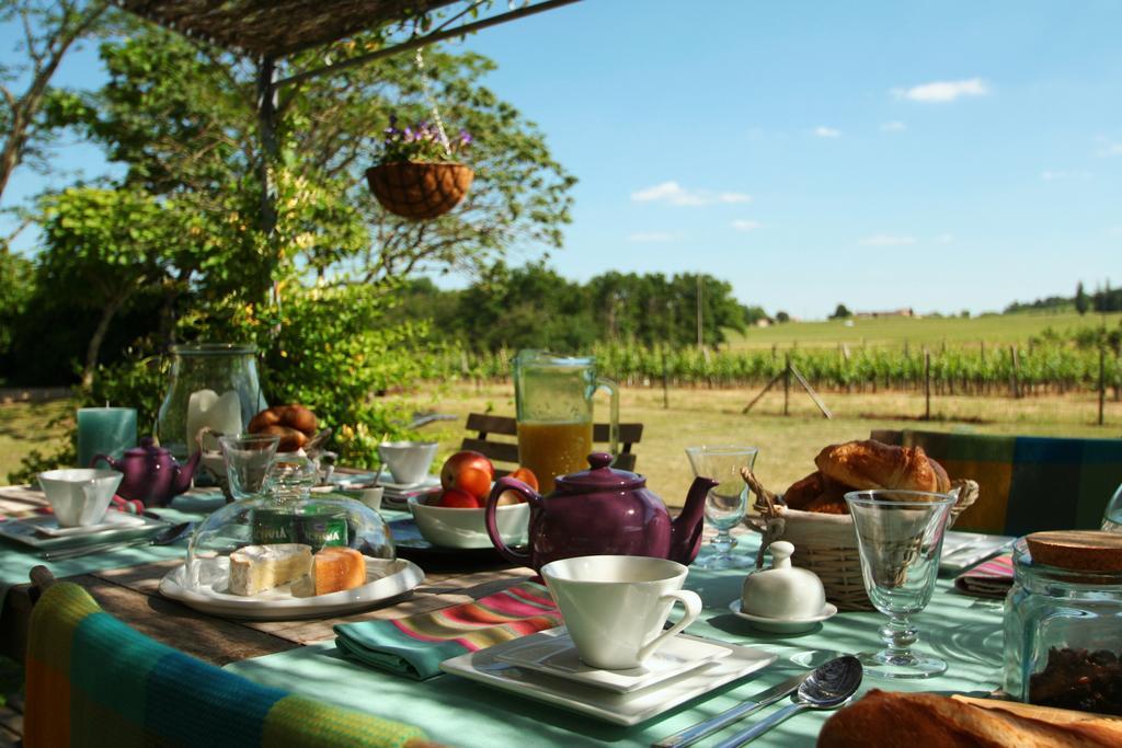 Bleu Raisin Bed and Breakfast Les Salles-de-Castillon Εξωτερικό φωτογραφία